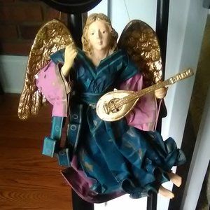 Flying Angel with Lute